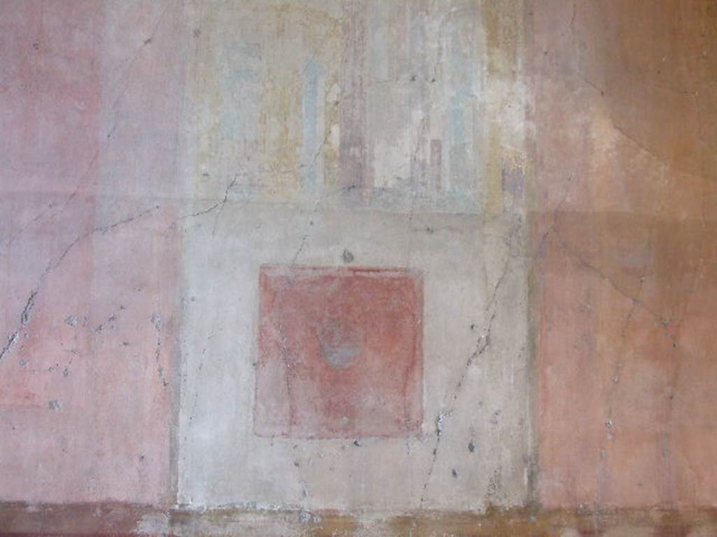 HGE12 Pompeii. December 2006. Detail of painting on wall of entrance corridor.