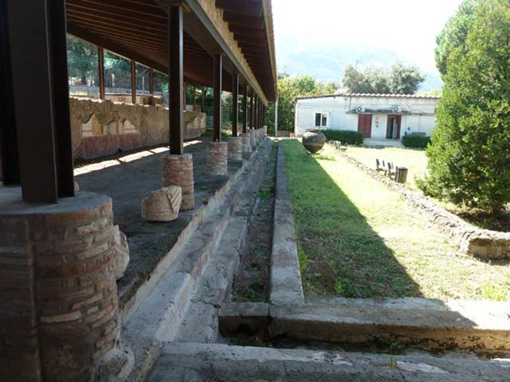 Villa San Marco, Stabiae, September 2015. Portico 1, looking west from south-east corner.