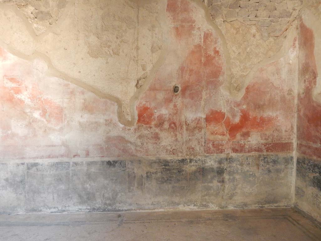 Villa San Marco, Stabiae, June 2019. Corridor 32, south wall at west end. Photo courtesy of Buzz Ferebee