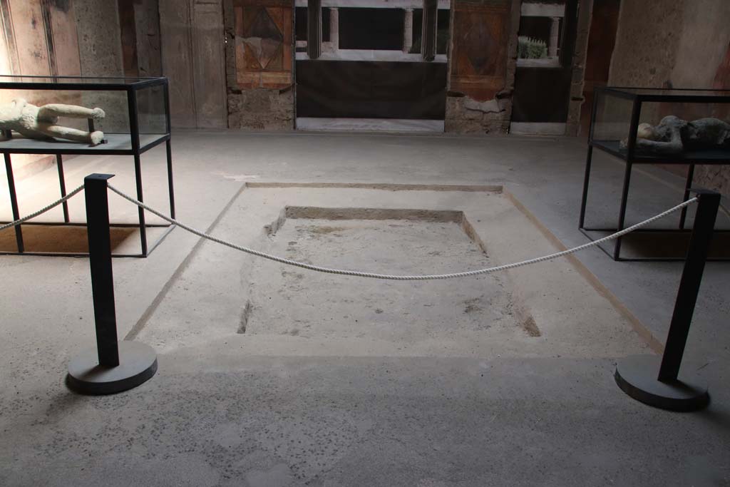 Villa of Mysteries, Pompeii. September 2021. Room 64, looking east across impluvium in atrium. Photo courtesy of Klaus Heese.