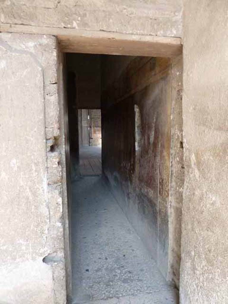 Villa of Mysteries, Pompeii. May 2010. Corridor F3, looking east to atrium.