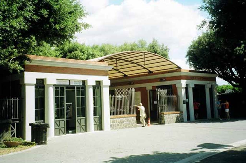 Piazza Anfiteatro. June 2010. Entrance to Pompei Scavi at north of Piazza. Photo courtesy of Rick Bauer.