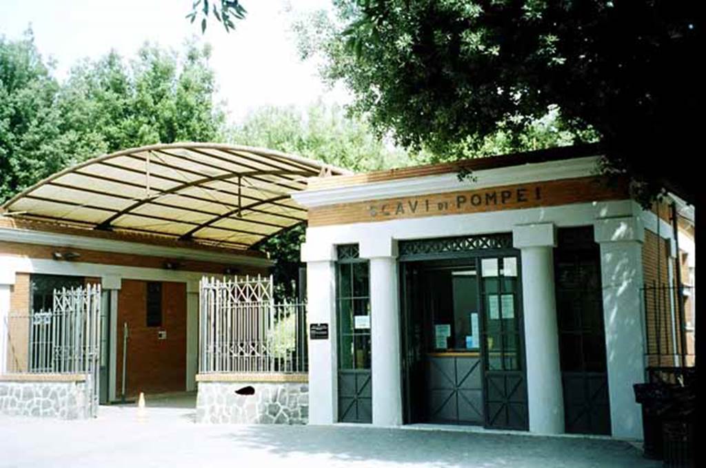 Piazza Anfiteatro. June 2010. Entrance to Pompei Scavi. Photo courtesy of Rick Bauer.