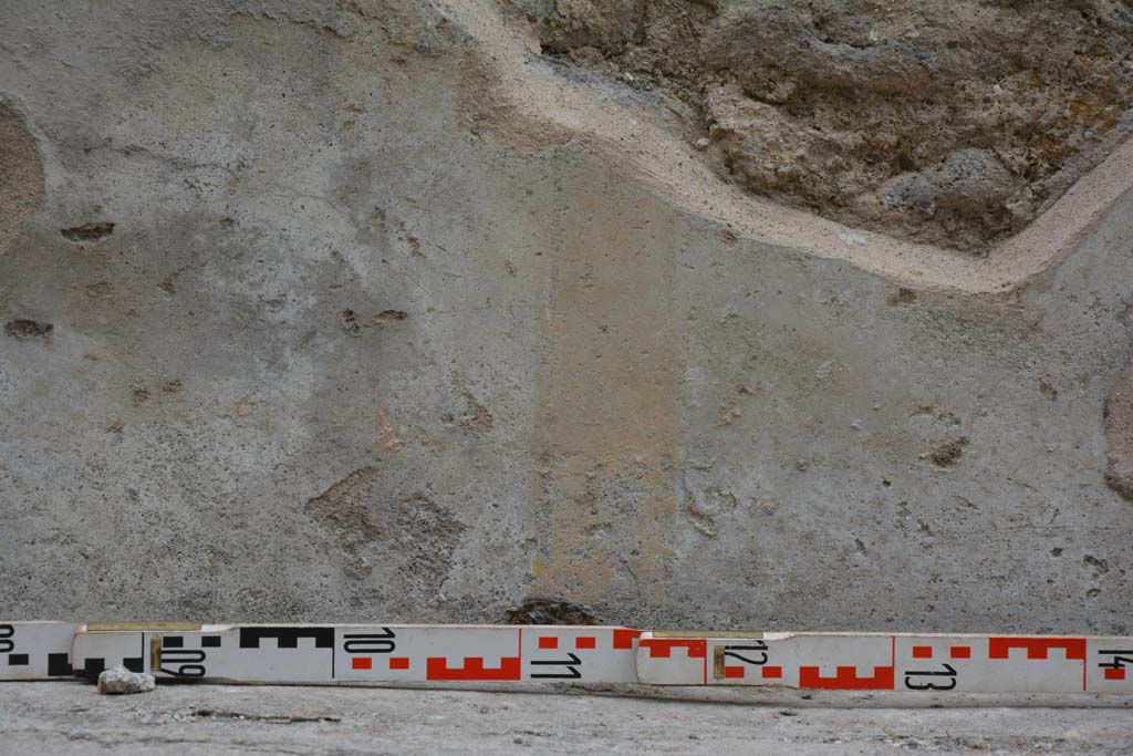 Unnamed vicolo between IX.5 and IX.6. May 2017. Detail of painted stucco from exterior front façade of IX.5.16.
Foto Christian Beck, ERC Grant 681269 DÉCOR.

