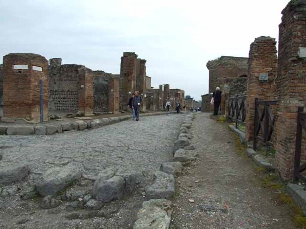 Via delle Terme. May 2010.  Looking east between VI.6 and VII.6, from near junction with Via Consolare.