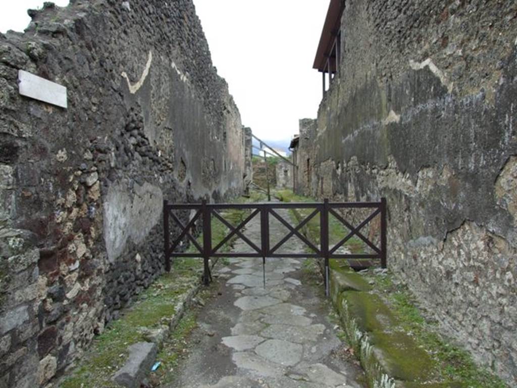 Vicolo del Centenario. Looking south from the junction with Via di Nola. March 2009.