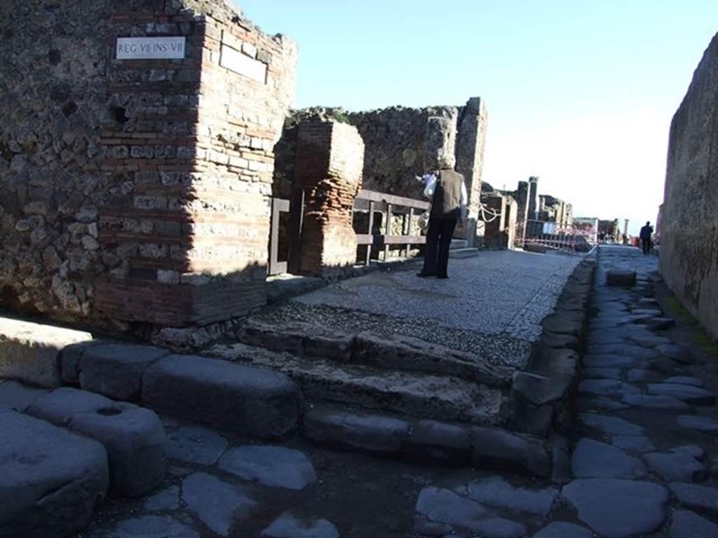 Vicolo del Gigante, on the left. Looking east from junction with Via Marina. March 2009.