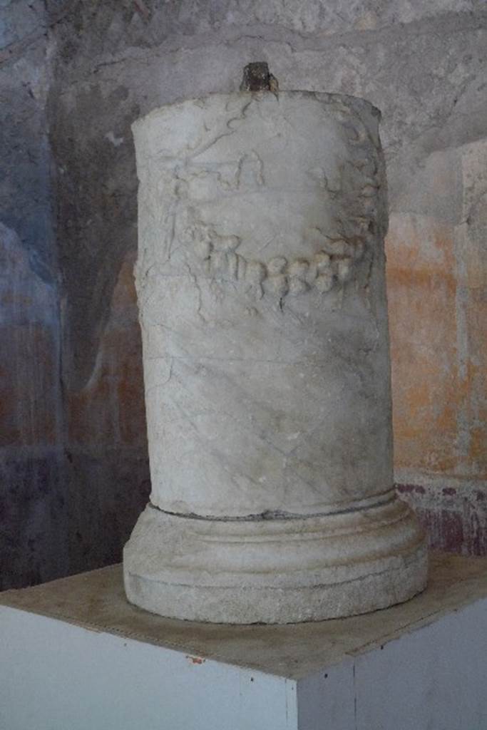 Stabiae Temple of Diana. July 2010. Decorated marble altar. View 5. Photo courtesy of Michael Binns.

