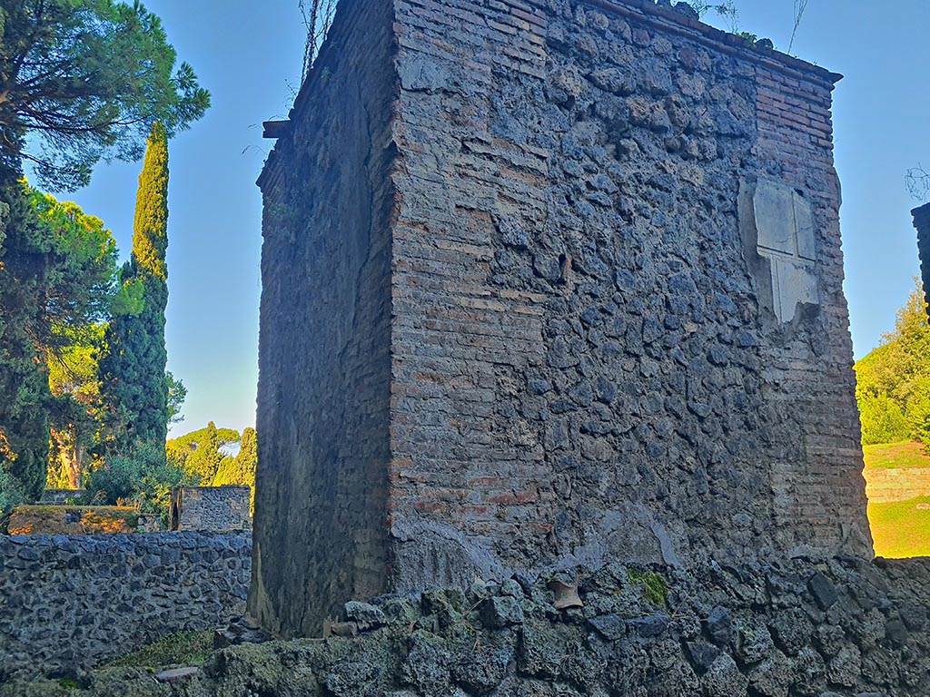 Pompeii Porta Nocera. October 2024. Tomb 13ES, Looking west towards east side. Photo courtesy of Giuseppe Ciaramella.