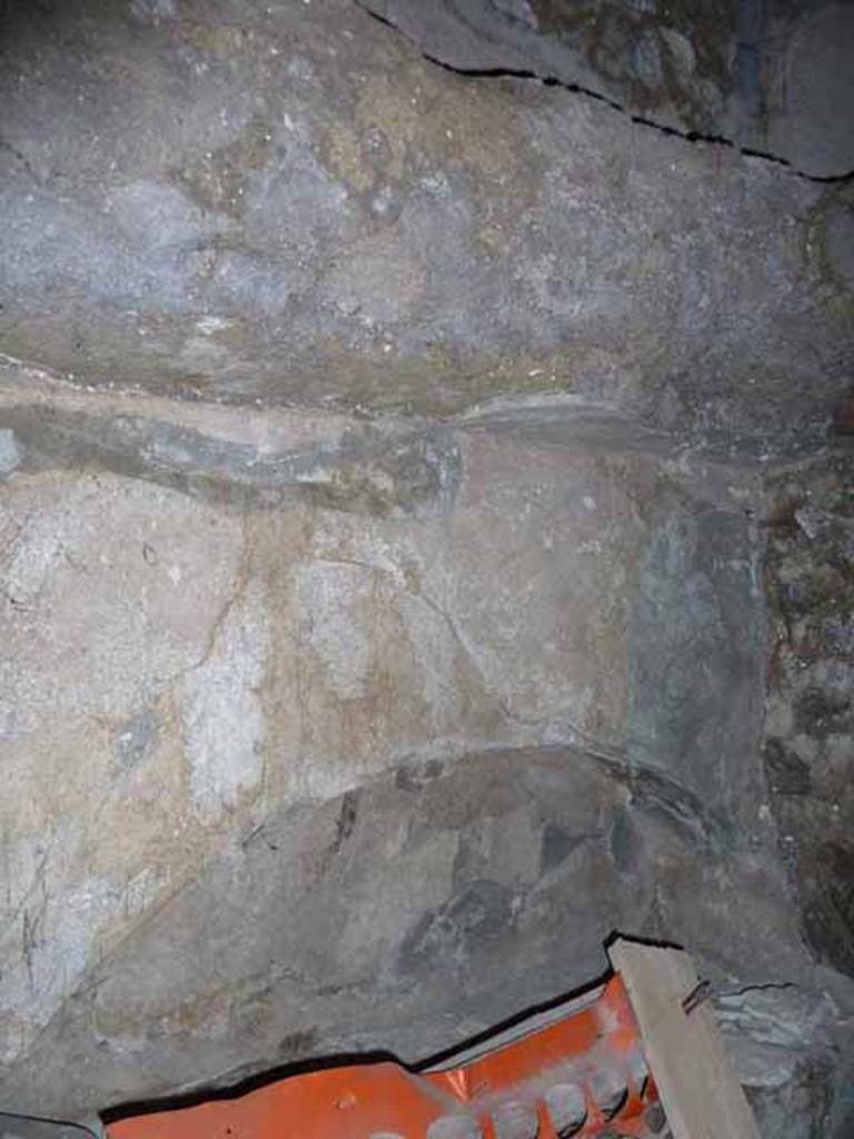 Pompeii Porta Nocera. May 2010. Tomb 7OS. Smaller niche on north wall in room on east of entrance corridor.