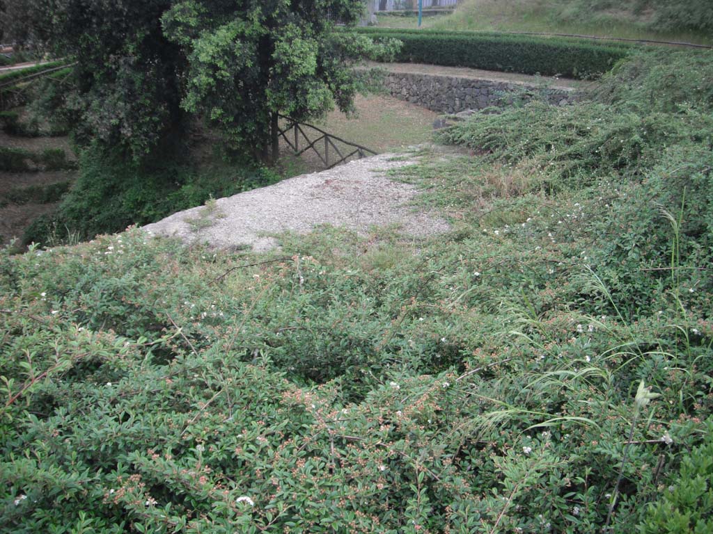 Tower II, Pompeii. May 2011. Looking south-west from upper floor. Photo courtesy of Ivo van der Graaff.

