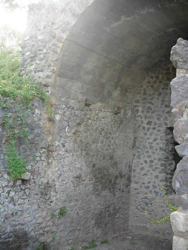 Tower II, Pompeii. May 2010. 
West wall of main vaulted room, looking towards north-west corner. Photo courtesy of Ivo van der Graaff.
