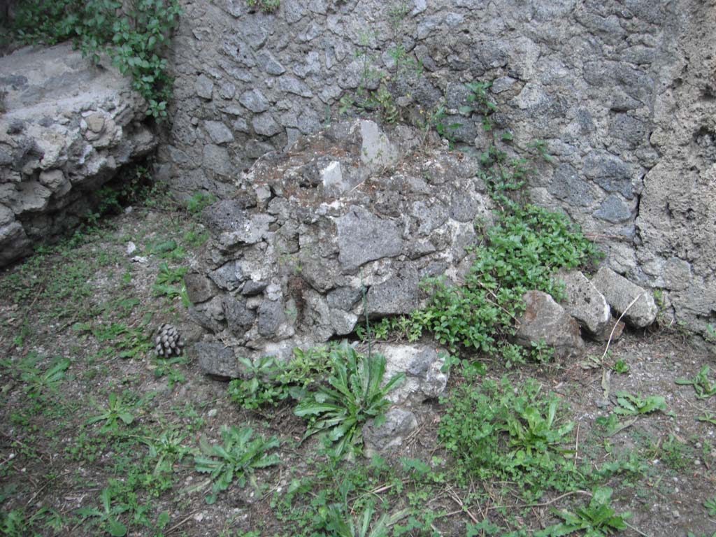 Tower II, Pompeii. May 2011. Structure at south end of east wall. Photo courtesy of Ivo van der Graaff.