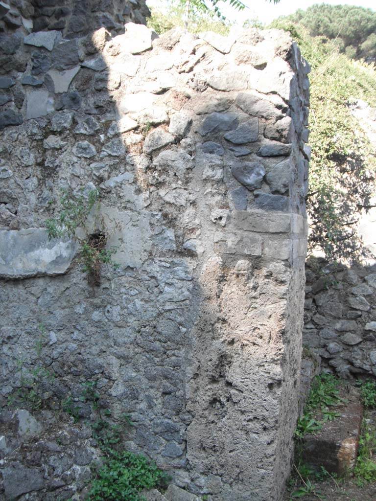 Tower II, Pompeii. May 2011. South end of east wall. Photo courtesy of Ivo van der Graaff.