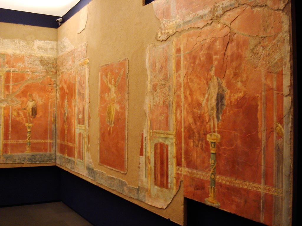 Complesso dei triclini in località Moregine a Pompei. Triclinium C, east wall. Winged Victory with two offer-bearers.