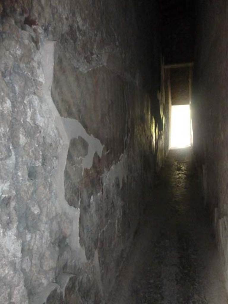 Oplontis, September 2015. West wall of corridor 3 leading to east portico 34. 