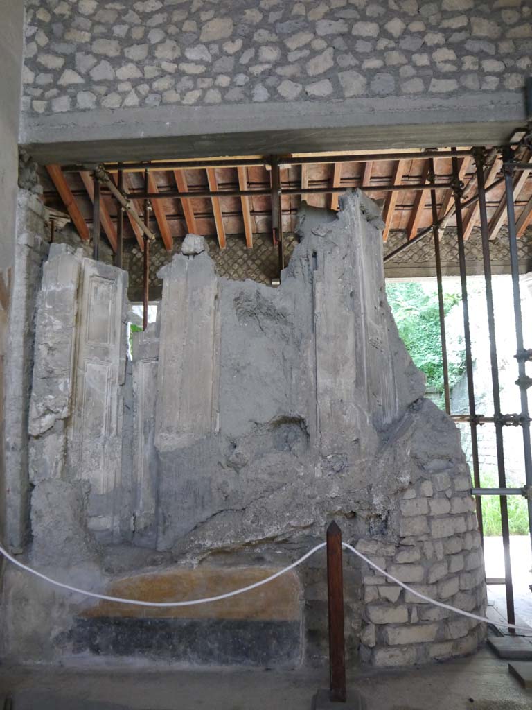 Oplontis Villa of Poppea, September 2018.
Room 15, looking south towards plaster-cast of closed window shutters. 
Foto Anne Kleineberg, ERC Grant 681269 DÉCOR.
