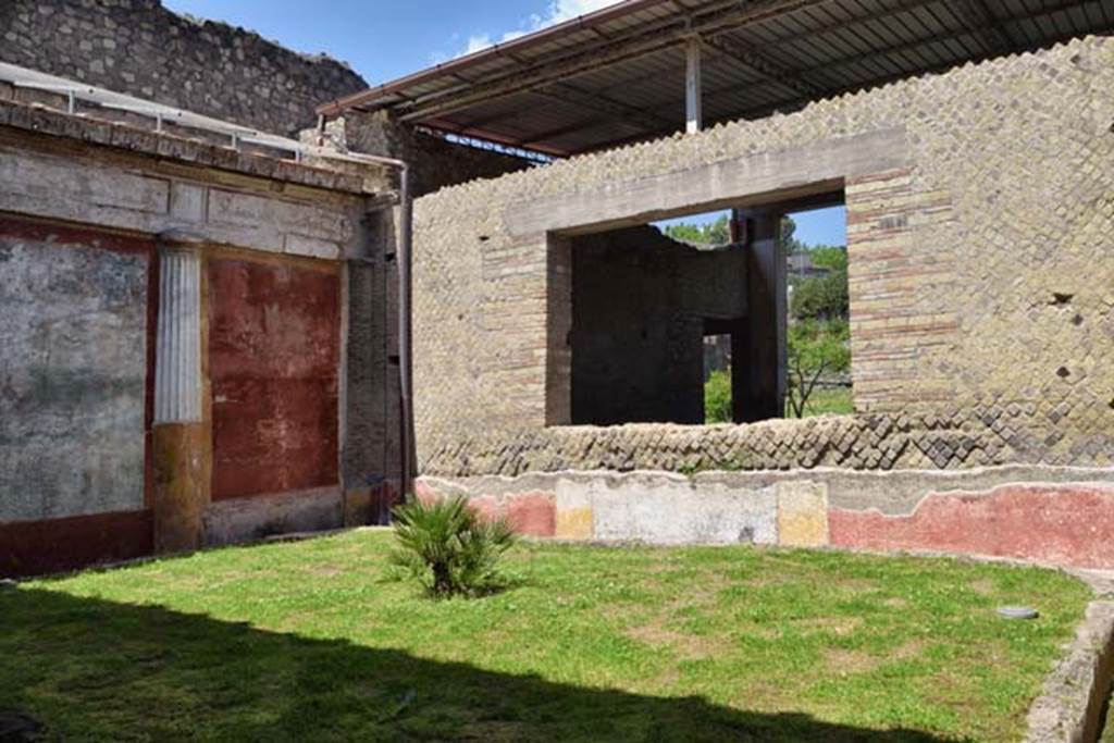 Oplontis Villa of Poppea, April 2018. Room 4, looking towards north-west corner. Photo courtesy of Ian Lycett-King. Use is subject to Creative Commons Attribution-NonCommercial License v.4 International.
