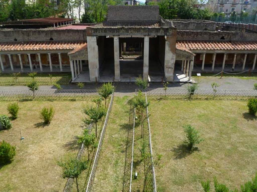 Oplontis, May 2011. Looking south along central pathway in the north garden, towards room 21, and through to the atrium, room 5. Photo courtesy of Michael Binns.
