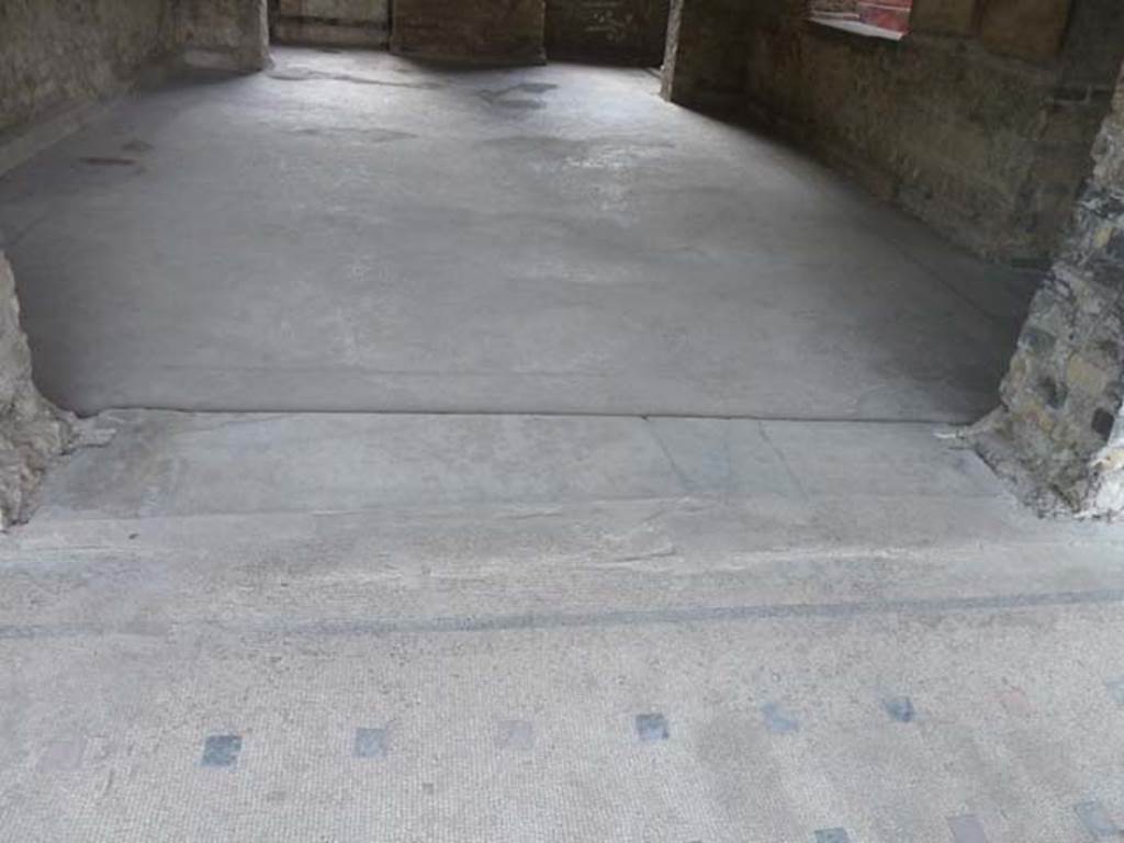 Oplontis, September 2015. Room 65, threshold dividing from Portico 60.