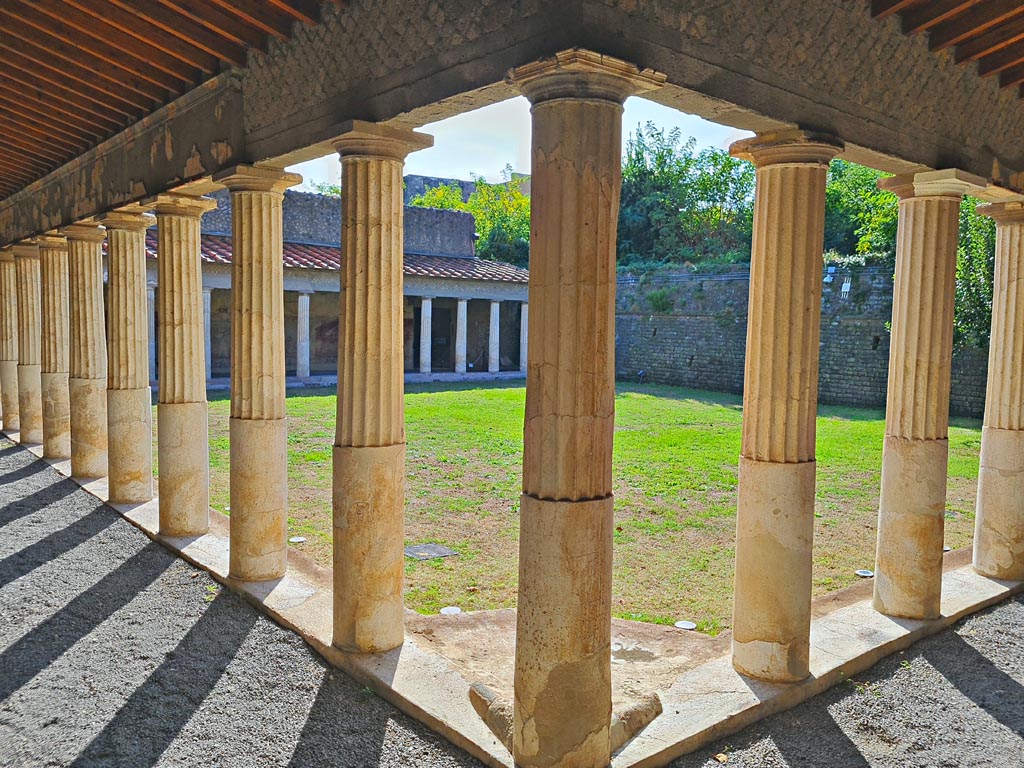 Oplontis Villa of Poppea, October 2023. Portico 40, looking south-east from north-west corner. Photo courtesy of Giuseppe Ciaramella. 