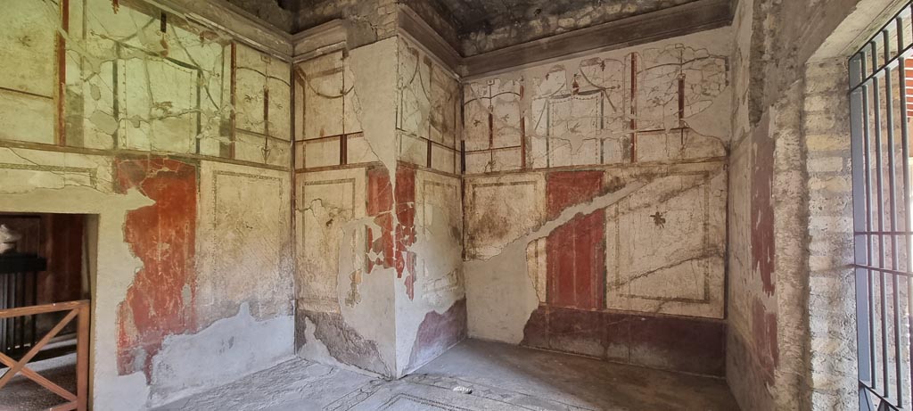 Oplontis Villa of Poppea, January 2023. 
Room 41, looking north-west across cubiculum with two alcoves. Photo courtesy of Miriam Colomer.
