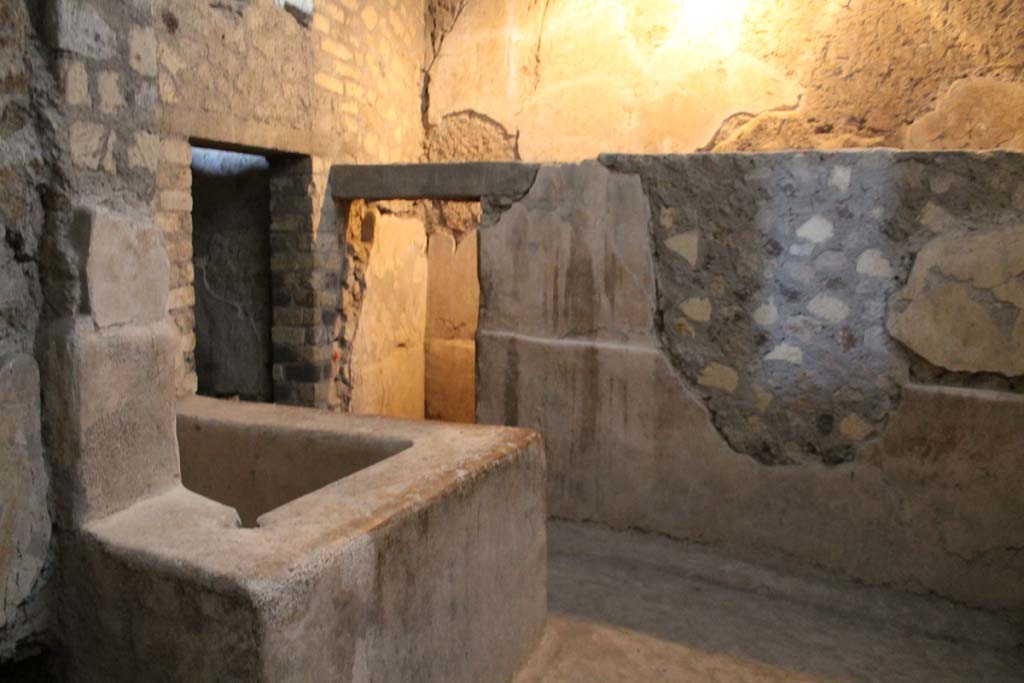 Oplontis Villa of Poppea, March 2014. Room 48, looking towards south wall with doorway to room 47.
Foto Annette Haug, ERC Grant 681269 DÉCOR.
