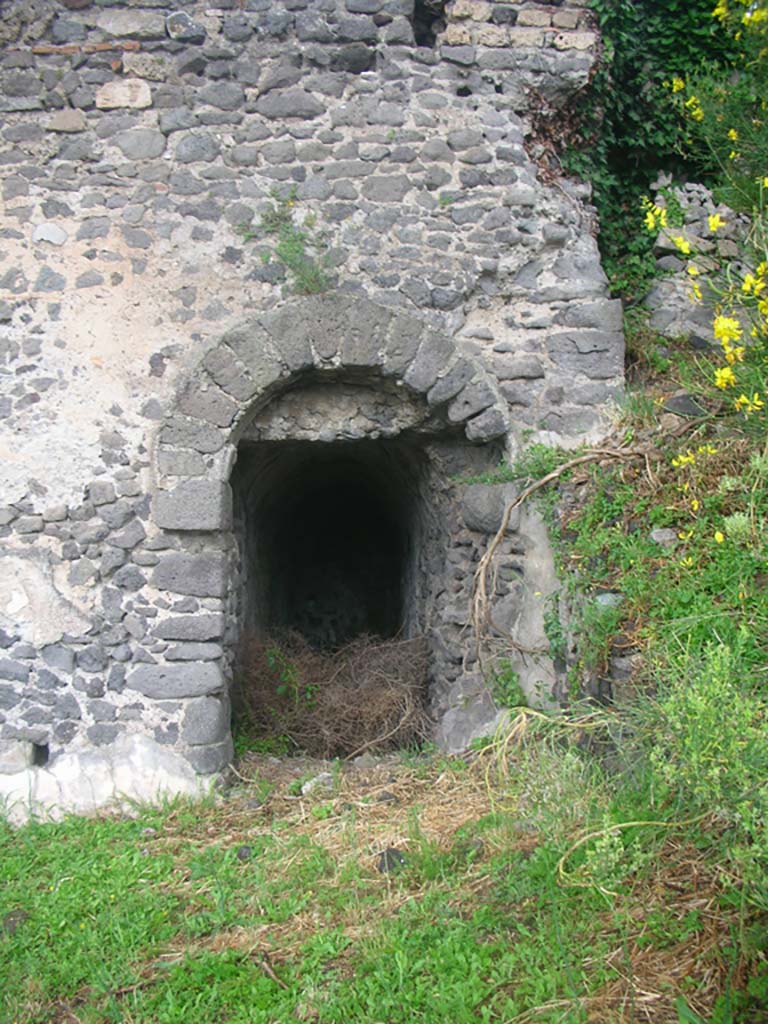 Tower XII, Pompeii. May 2010. East end of south side of Tower. Photo courtesy of Ivo van der Graaff.