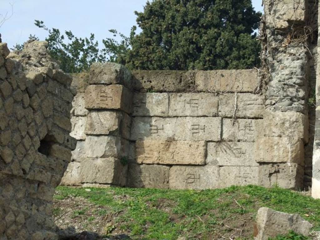 Pompeii walls. December 2007. City walls with masons marks adjacent to Tower XII, on west side, looking north. 