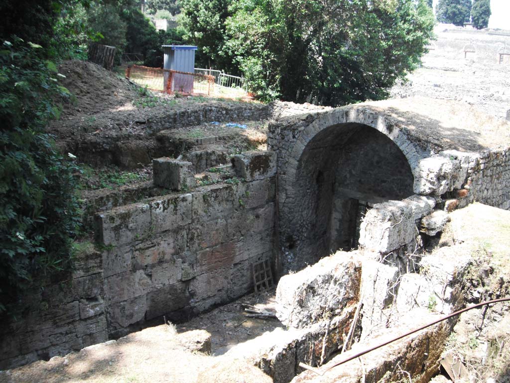 Porta Stabia, Pompeii. May 2011. Looking towards west wall and south side of Gate at north end. Photo courtesy of Ivo van der Graaff.