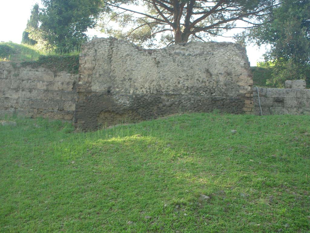 Tower III, Pompeii. May 2011. Looking towards south side. Photo courtesy of Ivo van der Graaff.