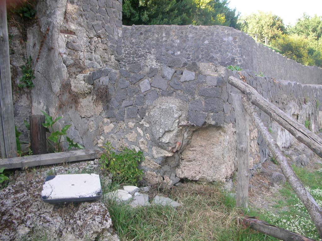 Tower IV, Pompeii. May 2010. Looking towards west side of Tower IV. Photo courtesy of Ivo van der Graaff.

