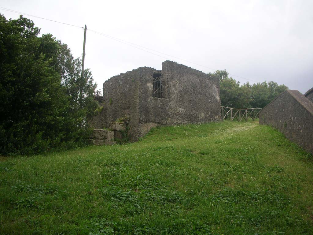 Tower VI, Pompeii. May 2010. West side. Photo courtesy of Ivo van der Graaff.