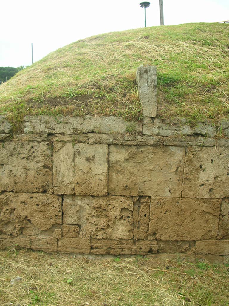 City Walls on north side of Pompeii, east side of Vesuvian Gate, May 2010. 
Detail of walling. Photo courtesy of Ivo van der Graaff.
