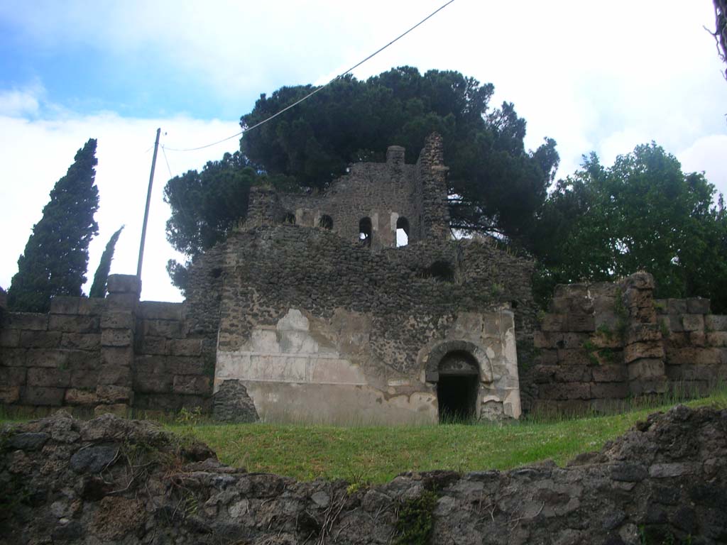 Tower X, Pompeii. May 2010. Looking north towards interior City Walls and Tower. Photo courtesy of Ivo van der Graaff.